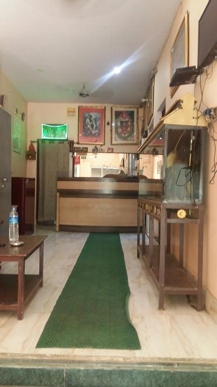Hotel Giriraj Inn Варанаси Экстерьер фото