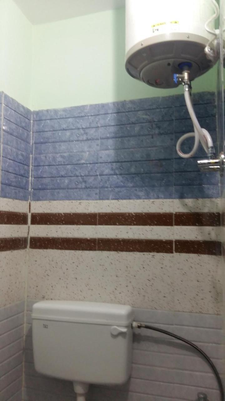 Hotel Giriraj Inn Варанаси Экстерьер фото